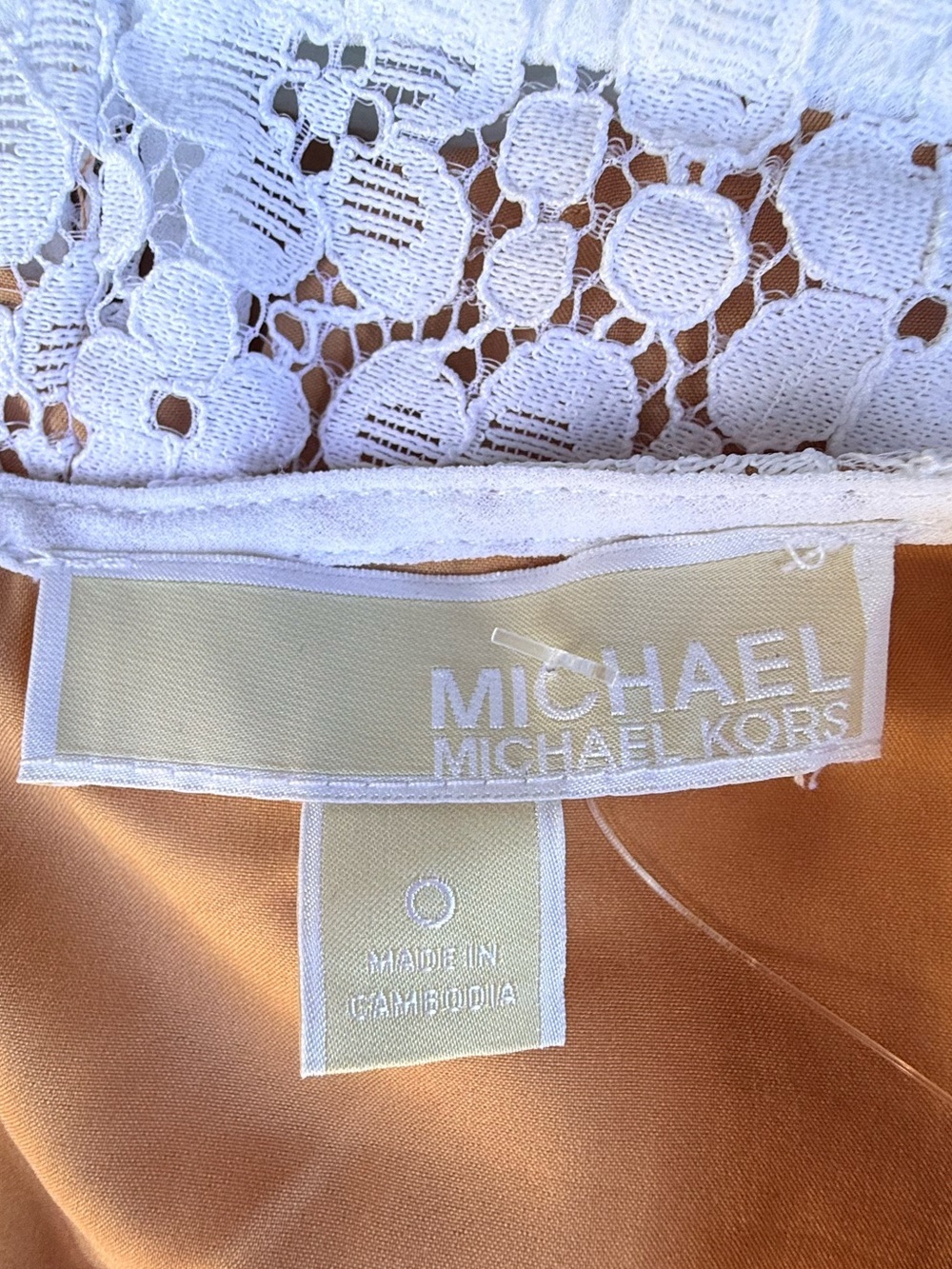 MICHAEL Michael Kors White Lace V-Neck Puff Sleeve Dress - Picture 4 of 4